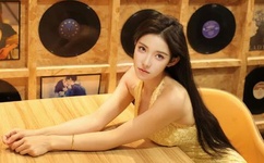 亚洲精品久久久久中文字幕二区